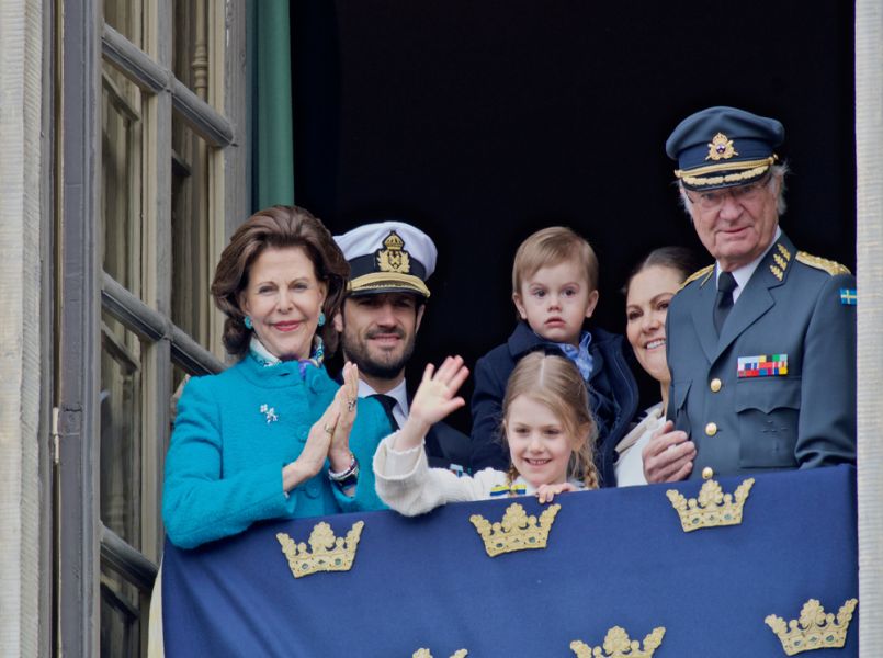 Zweedse koning Gustaf besluit kleinkinderen te ontdoen van koninklijke titel