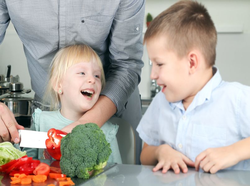 Peuterpubers aan tafel: 