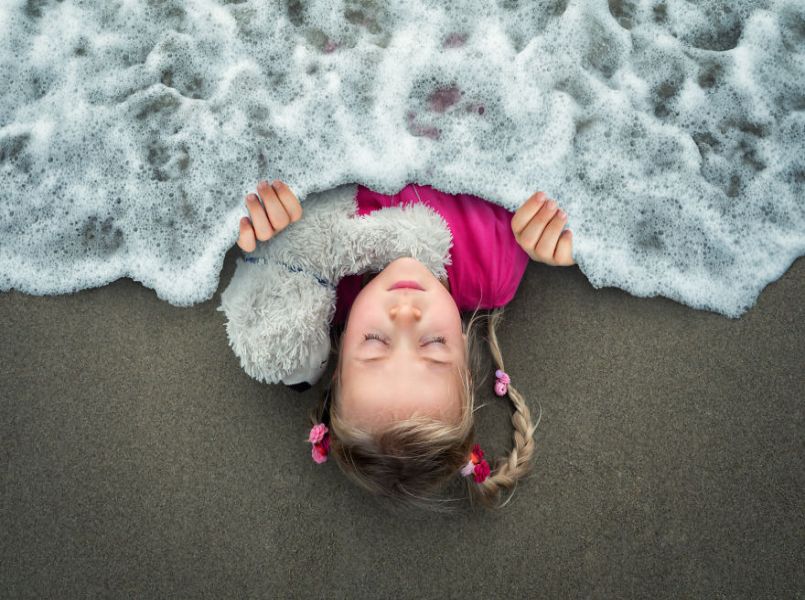 Vader maakt prachtige gemanipuleerde foto’s van zijn kinderen