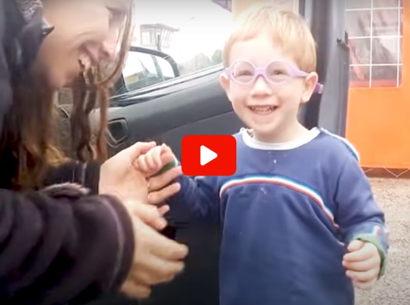 Bijzondere video: kinderen zien voor het eerst scherp