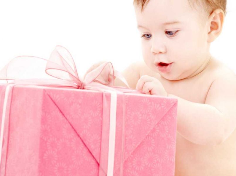 Kerstcadeaus voor een baby. Hoe pak je dat aan?