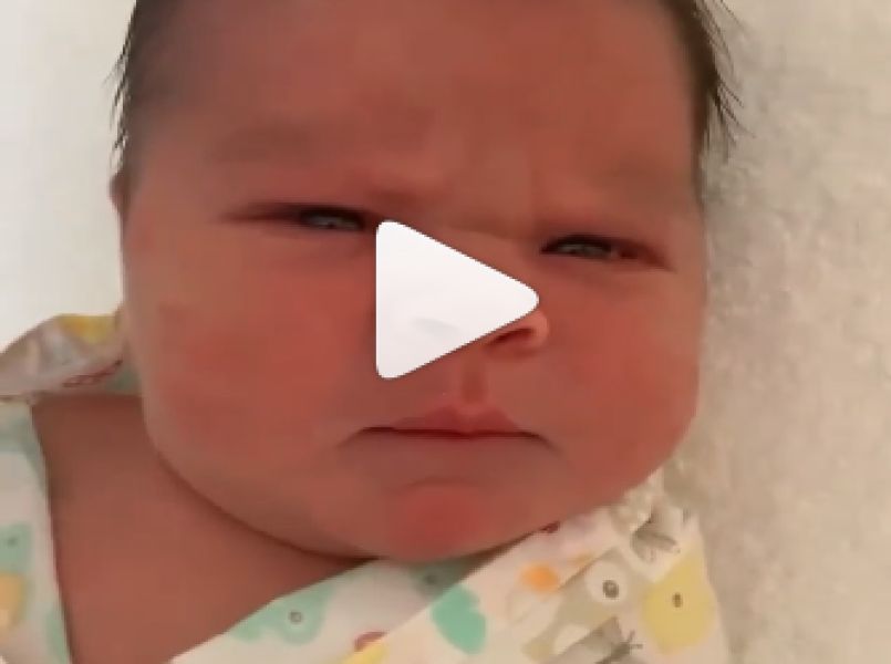 Schattige video’s! Pasgeboren baby’s vs. maanden later