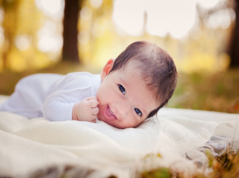 Dit zijn de voordelen van een baby die in de herfst is geboren