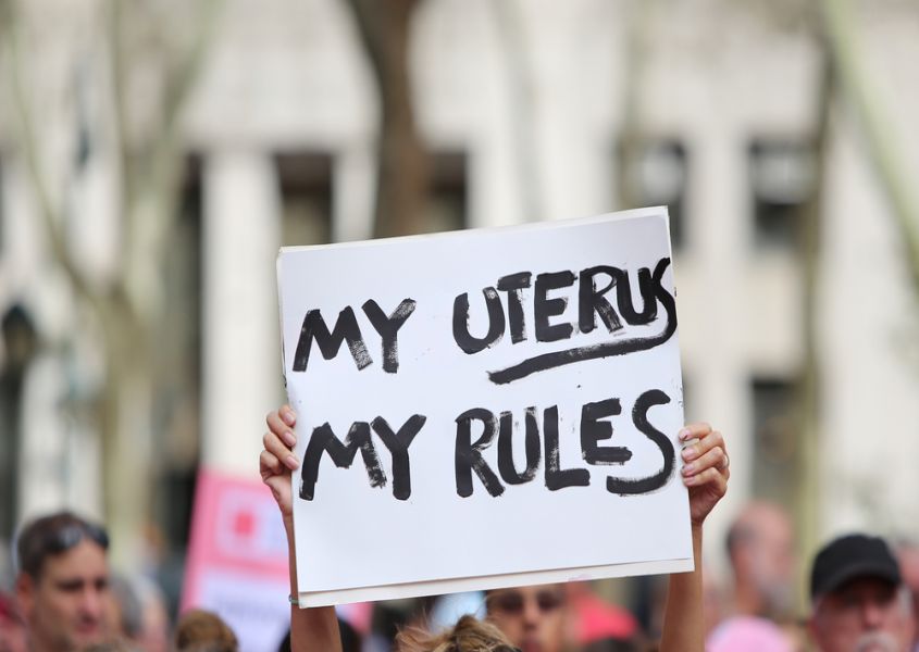 Minister Schippers wil minder abortussen