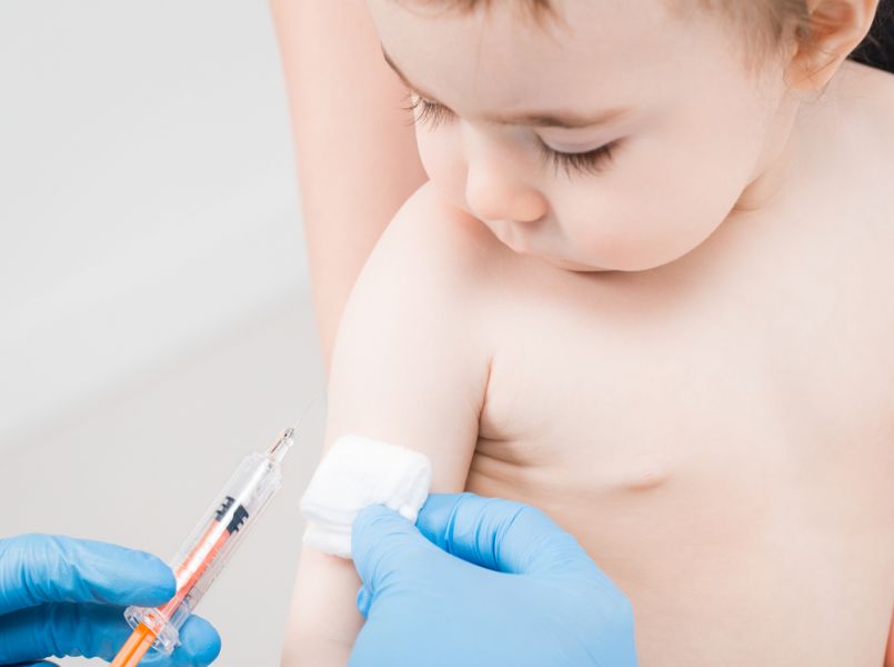 Italië verplicht ouders hun kinderen te laten vaccineren