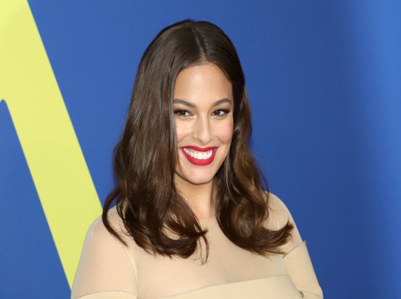 Ashley Graham wordt moeder en haar man maakt dat op de meest schattige wijze kenbaar