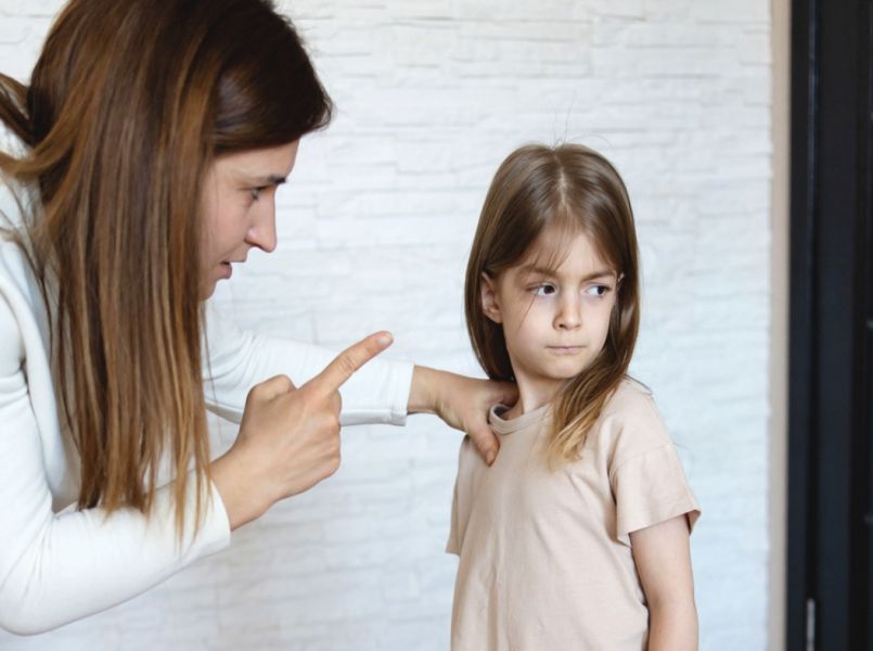 Als je kind zijn schouders ophaalt als hij straf krijgt