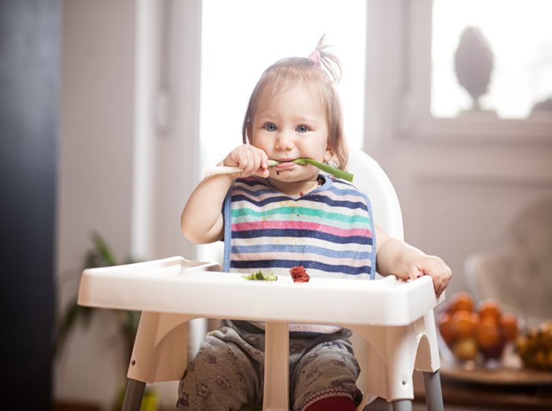 6 tips om je kind gevarieerd te leren eten