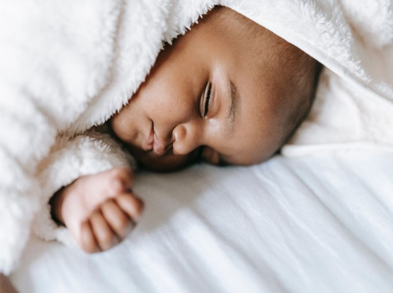 Is dit dé manier om je baby weer in slaap te laten vallen?