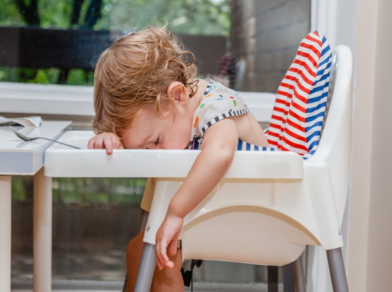 Haha! Deze video’s van baby’s die slapend aan het eten zijn wil je zien