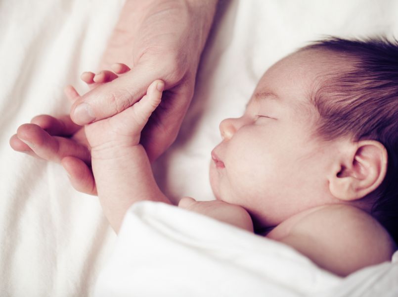 Lijkt jullie baby op de vader? Dat is goed voor de baby’s gezondheid!